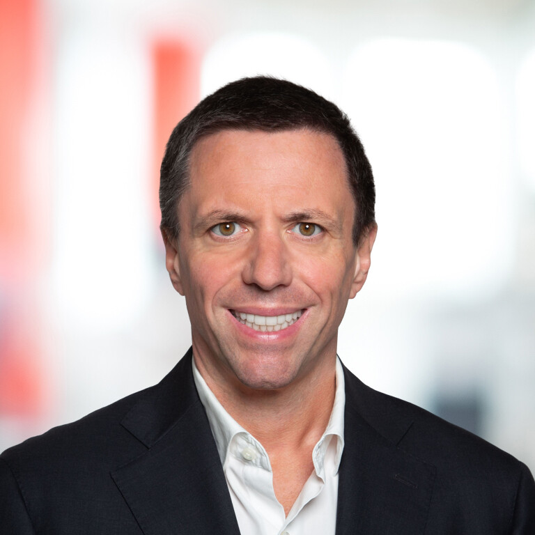 Headshot of Alexander Schmitz