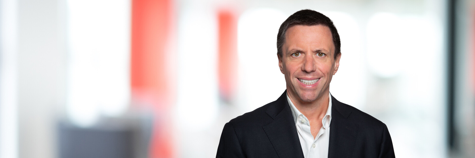 Headshot of Alexander Schmitz